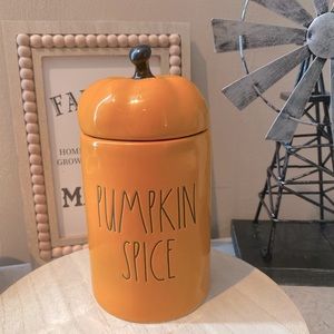 Rae Dunn Pumpkin Spice candle with pumpkin topper